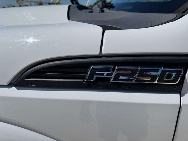 2016-ford-f250-xl-image-29