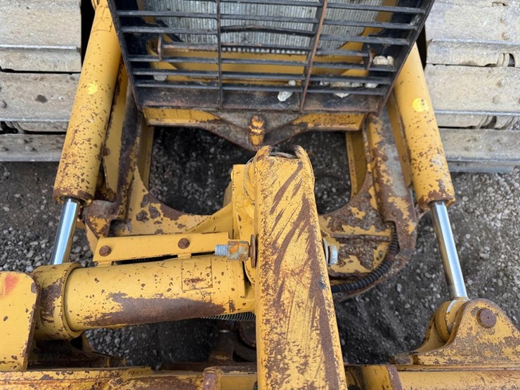 caterpillar-d3k-lgp-image-10