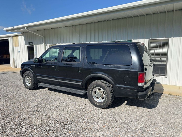 2001-ford-excursion-image-3