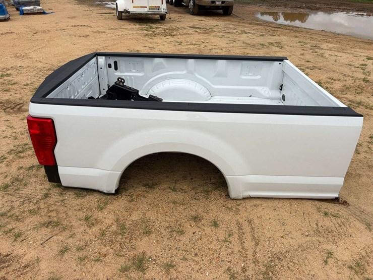 2021-ford-f250-image-8