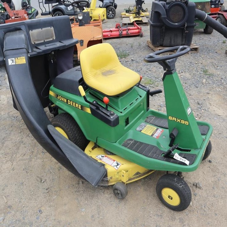 John Deere Riding Mower