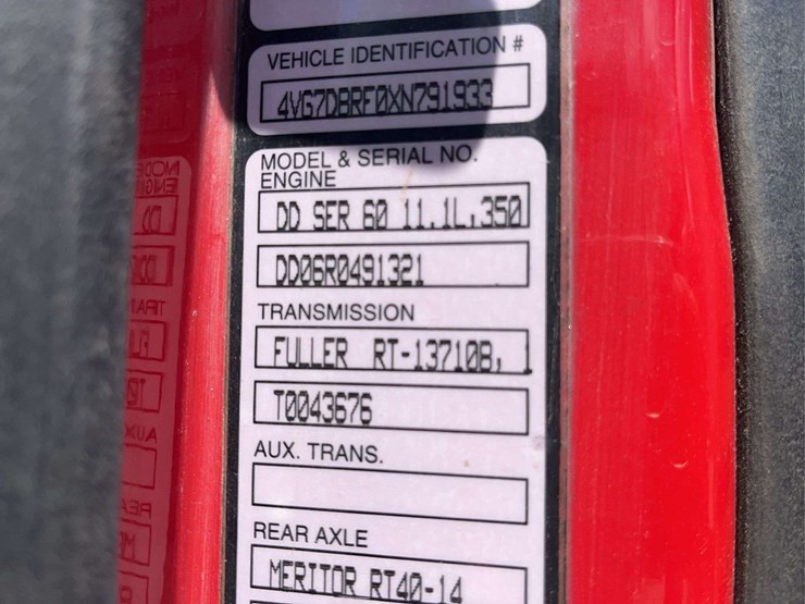 1999-volvo-vn-image-30