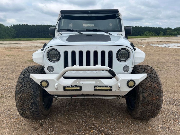 2015-jeep-wrangler-sport-image-5