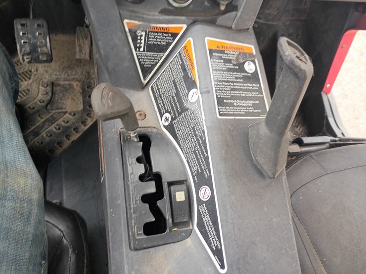 2014-can-am-commander-800-image-26