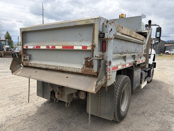 2012-international-7500-dump-truck-image-4