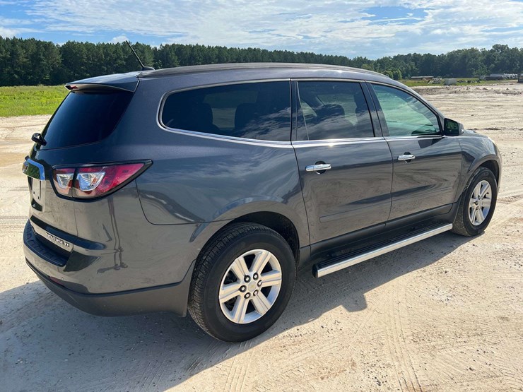 2014-chevrolet-traverse-image-3