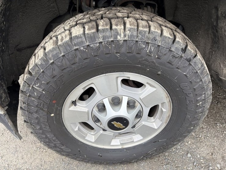 2016-chevrolet-silverado-2500-image-15