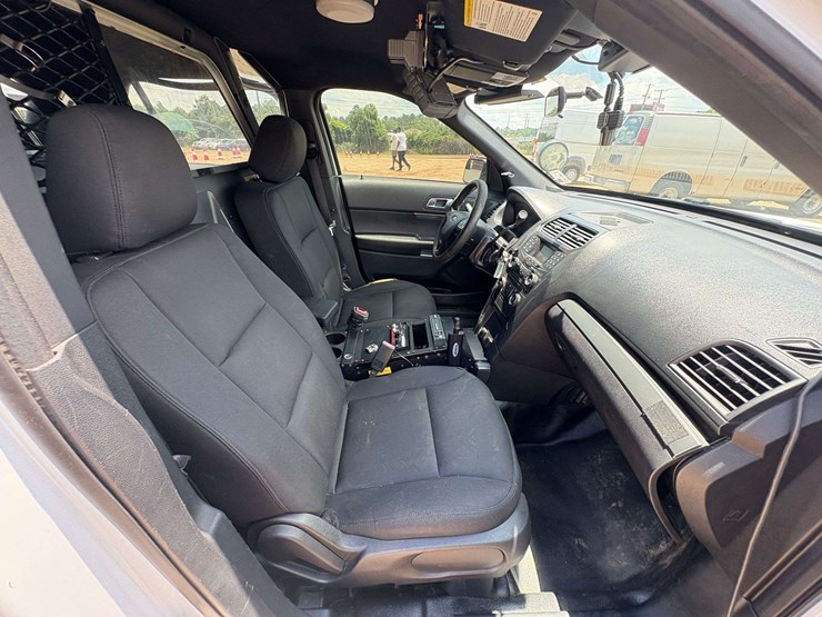 2017-ford-explorer-police-interceptor-image-18