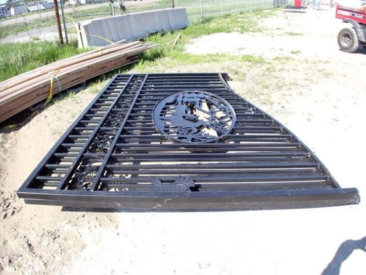 unused-20-ft-bi-parting-driveway-gates-image-11