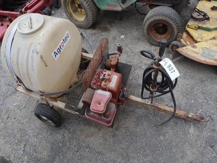 sprayer-on-2-wheeled-cart-image-2