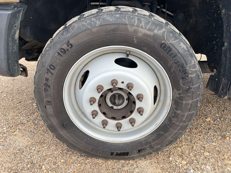 2014-ford-f550-image-19