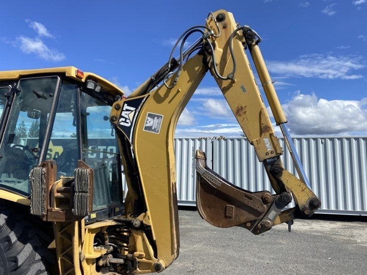2004-caterpillar-420d-image-24