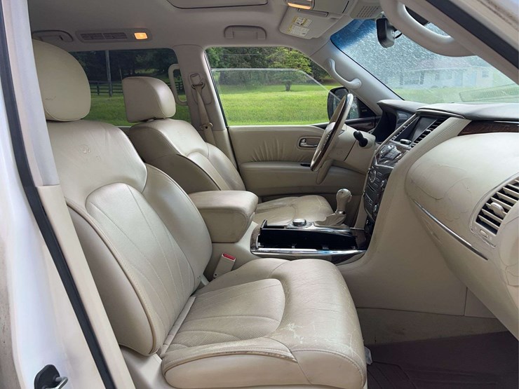 2012-infiniti-qx56-image-18