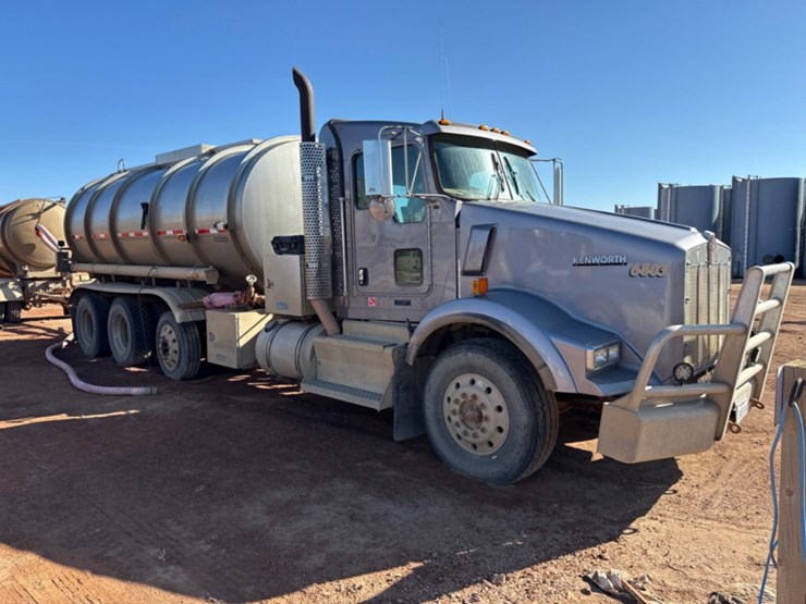 2012-kenworth-triaxle-body-load-image-2