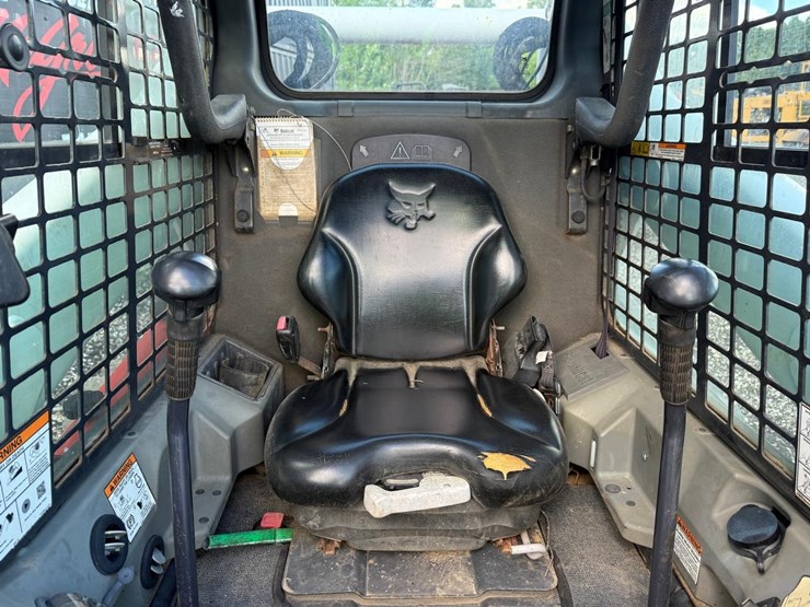 2017-bobcat-s650-image-17
