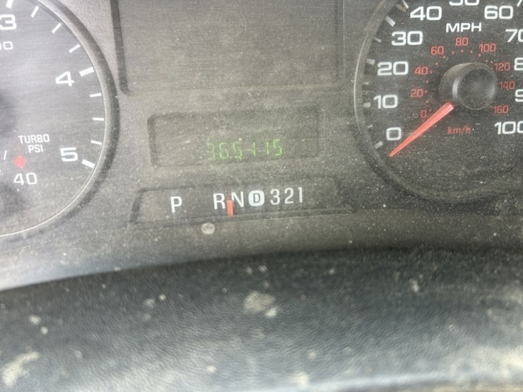 2005-ford-f550-image-32