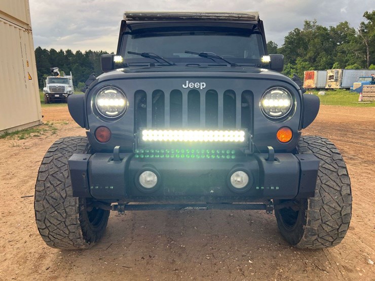 2010-jeep-wrangler-sport-image-5