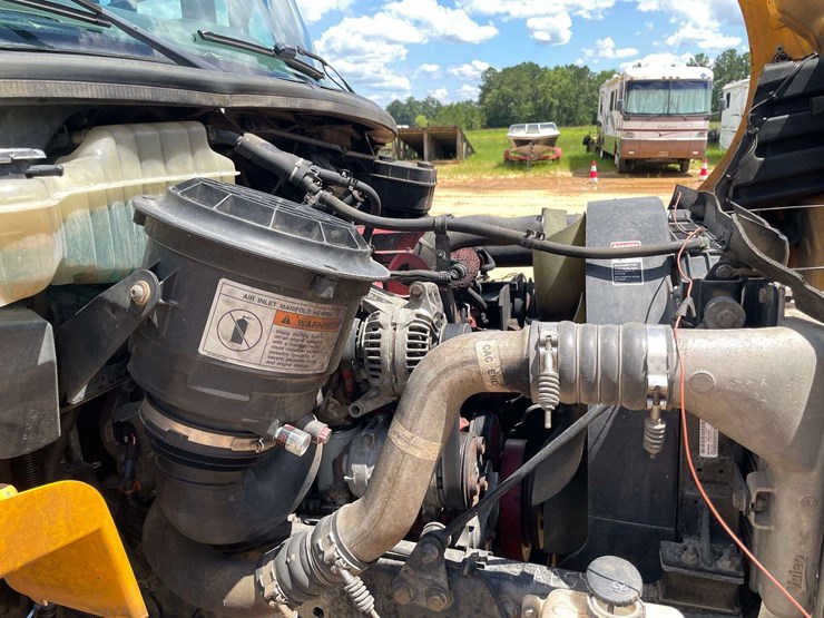 2009-freightliner-b2-image-8