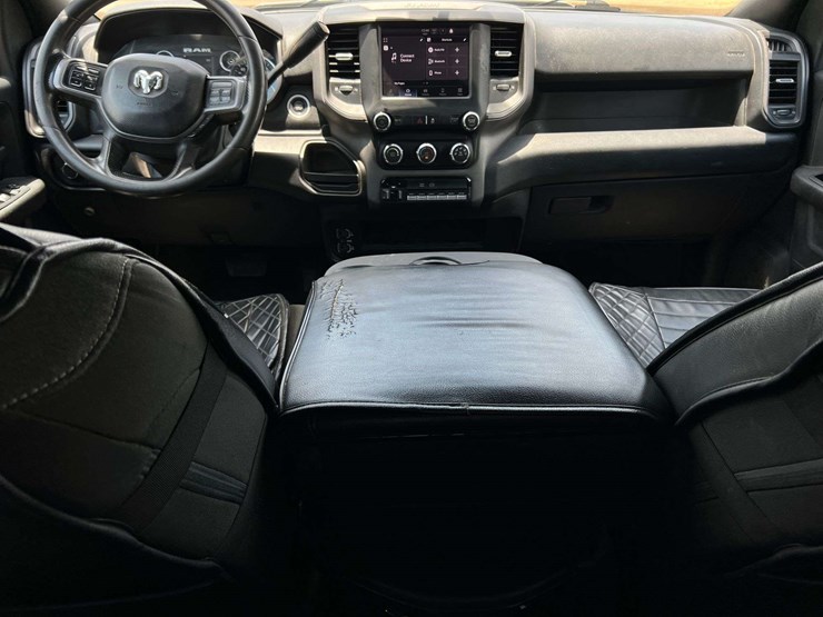 2022-dodge-3500-image-44