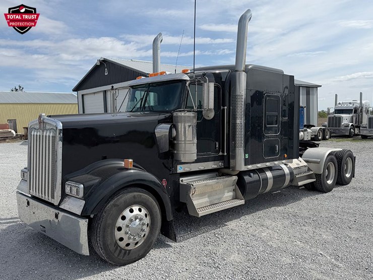 2023-kenworth-w900l-image-2