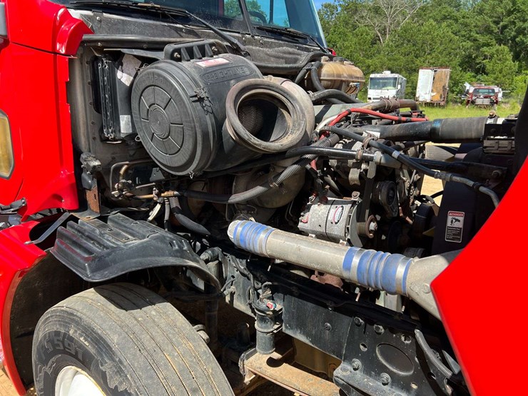 2006-freightliner-columbia-120-image-28