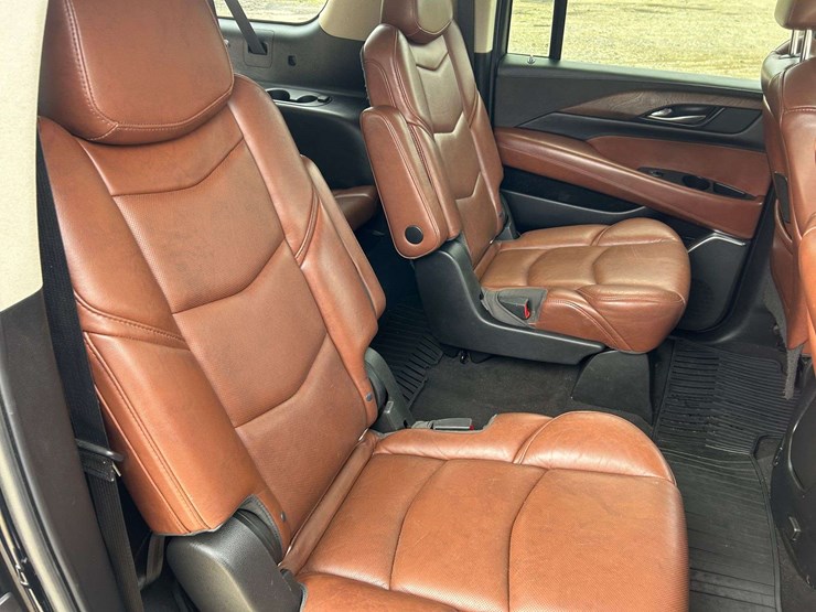 2018-cadillac-escalade-esv-image-24