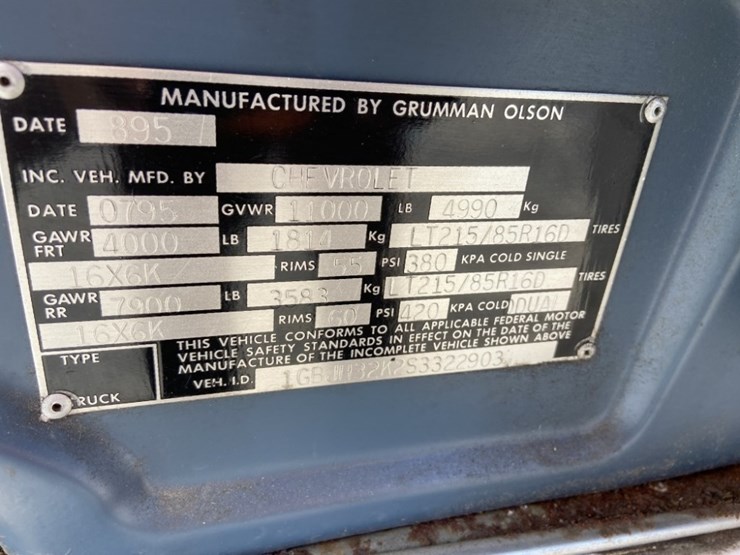 1995-chevrolet-30-image-11
