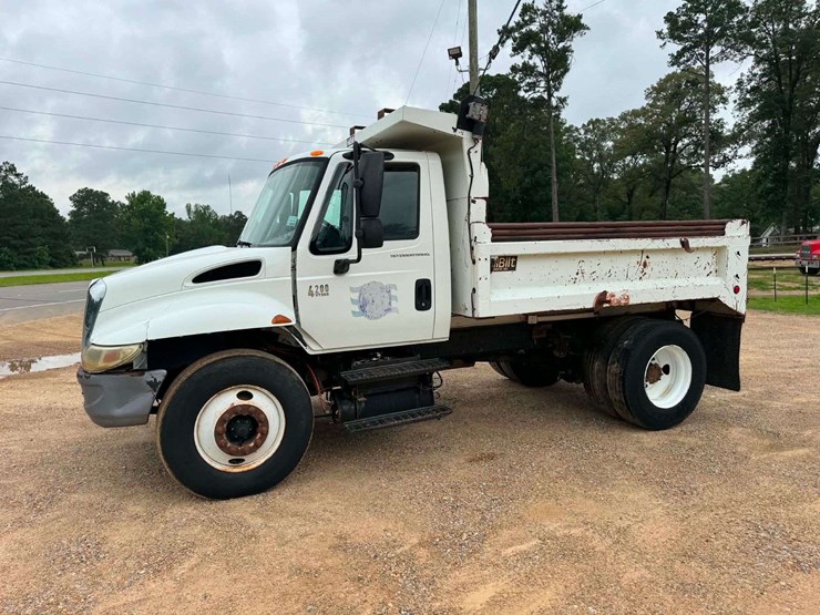 2006-international-durastar-4200-image-1