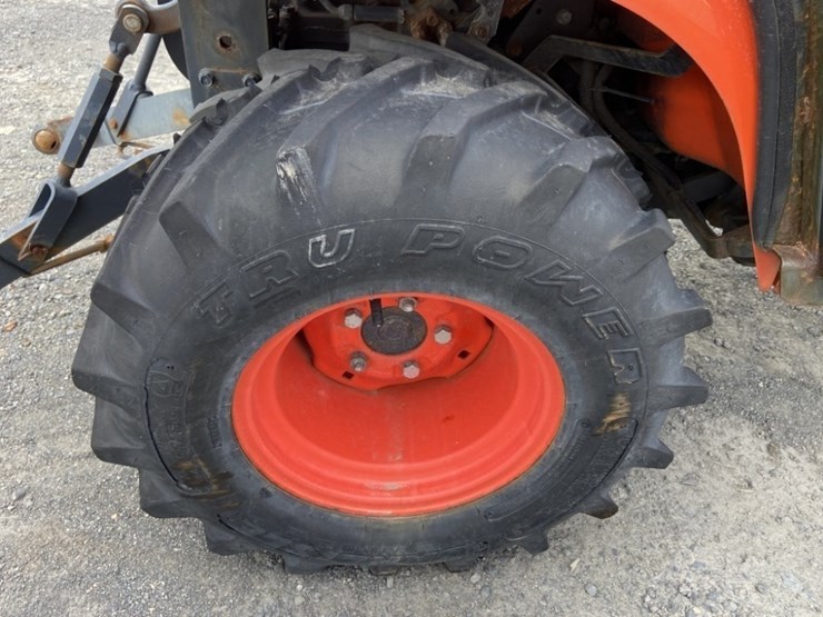 2014-kubota-bx2670-image-21