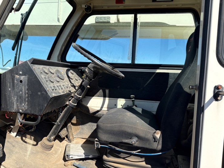 2003-terex-60-ton-crane-image-6
