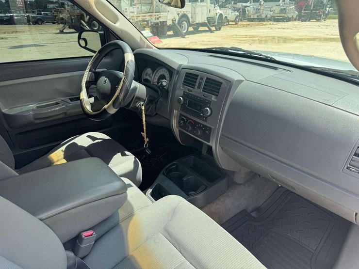 2006-dodge-dakota-slt-image-13