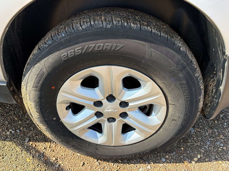 2016-chevrolet-traverse-ls-image-8