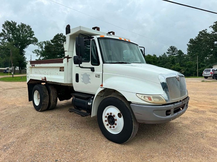 2006-international-durastar-4200-image-12
