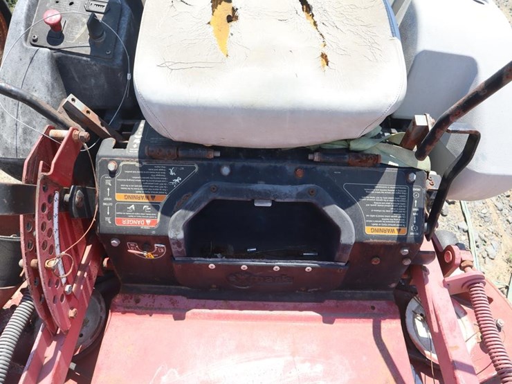 exmark-zero-turn-mower-image-16