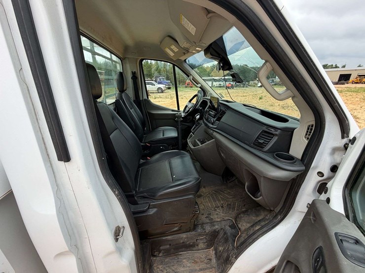 2021-ford-transit-image-17
