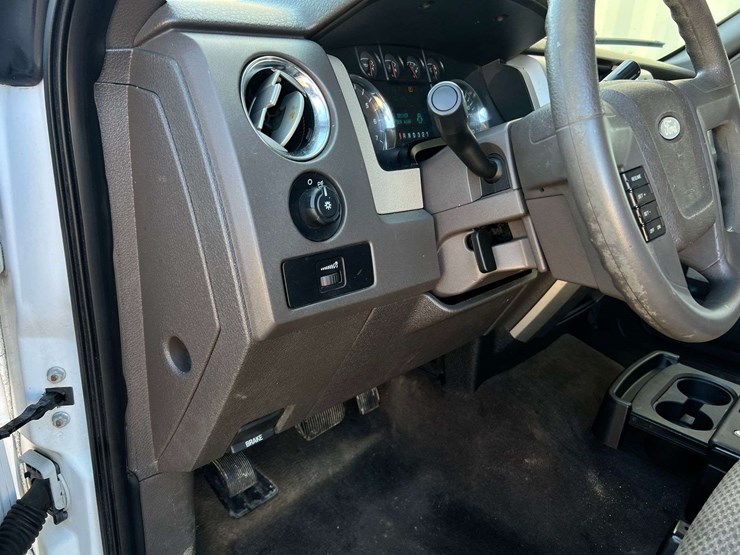 2010-ford-f150-xlt-image-30