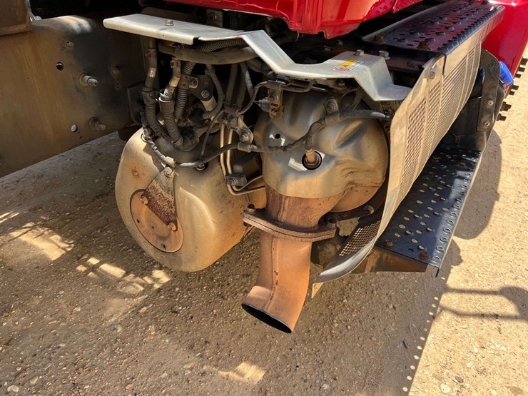2014-hino-268-image-18