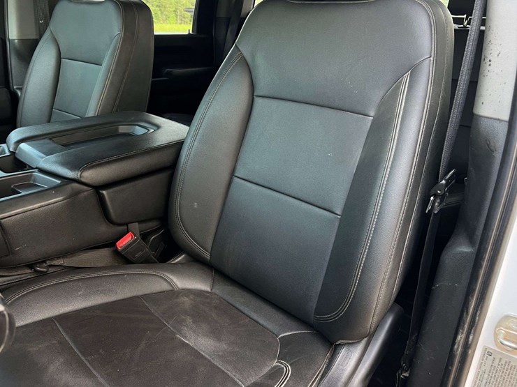 2021-chevrolet-silverado-2500-image-15