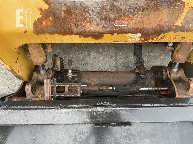 2021-caterpillar-242d3-image-10