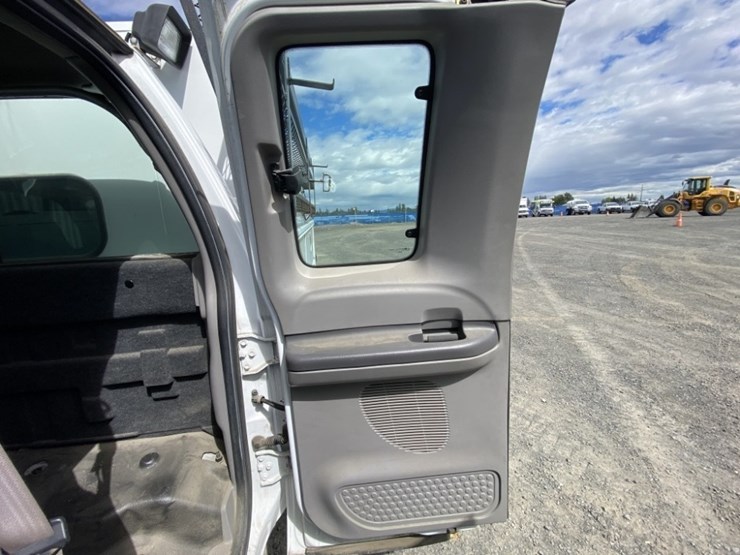 2001-ford-f350-xl-image-28