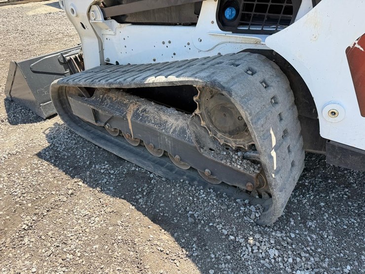 2024-bobcat-t770-image-16