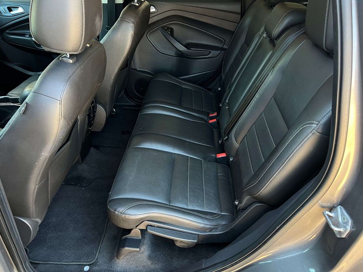 2014-ford-escape-titanium-image-31