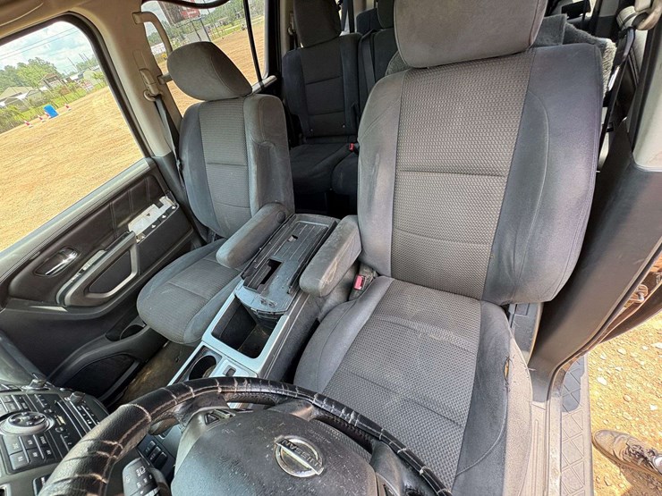 2015-nissan-armada-image-15