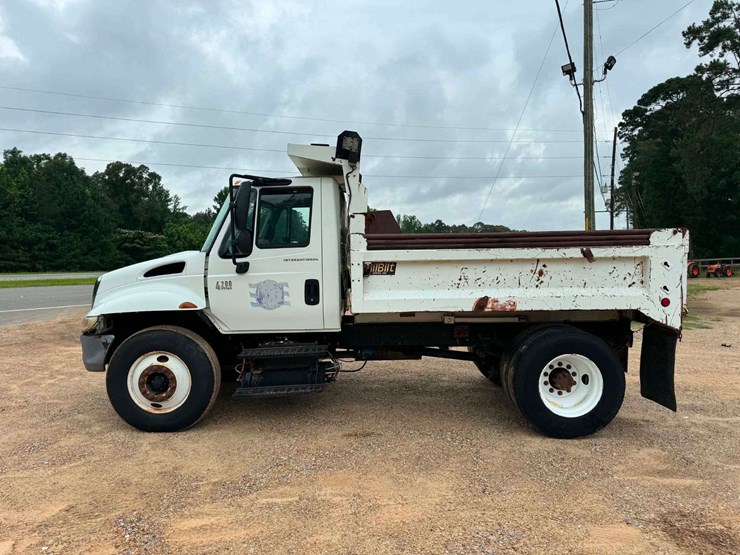 2006-international-durastar-4200-image-2