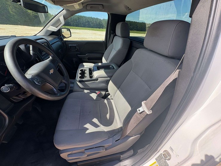 2015-chevrolet-silverado-2500-image-13