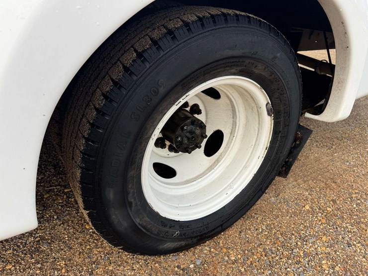 2018-ford-e350-image-30