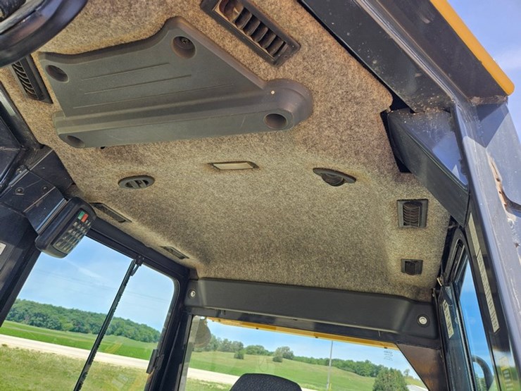 deere-550k-image-48
