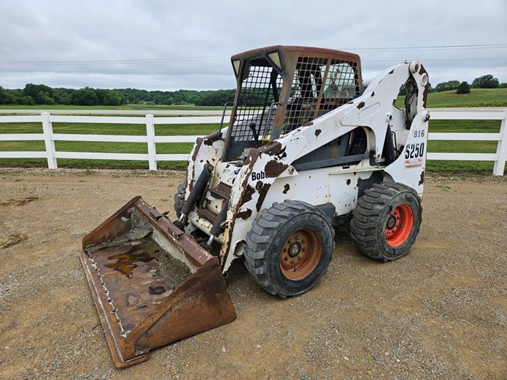 bobcat-s250-image-1