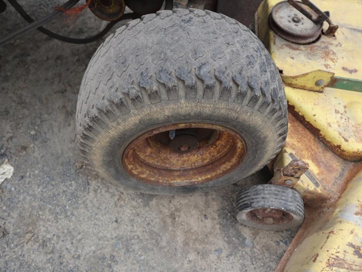 john-deere-216-image-10