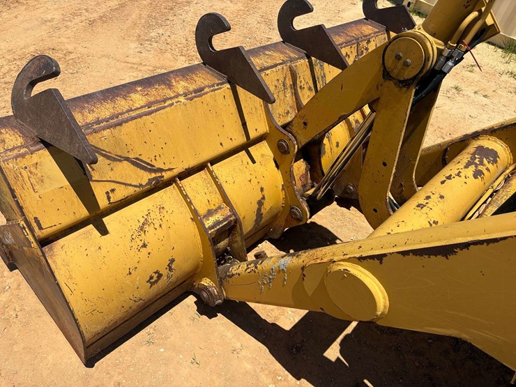 caterpillar-416c-image-21